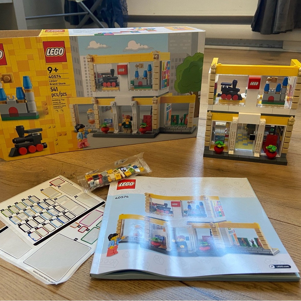 LEGO 40574 LEGO Company Shop
